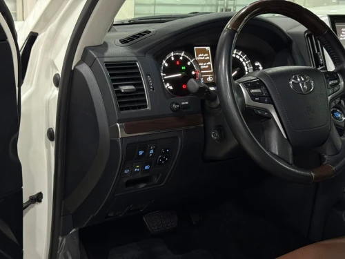 Toyota Land Cruiser  2021 V8 Vxr grand touring S