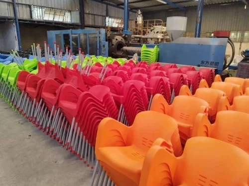 Chaise plastique 