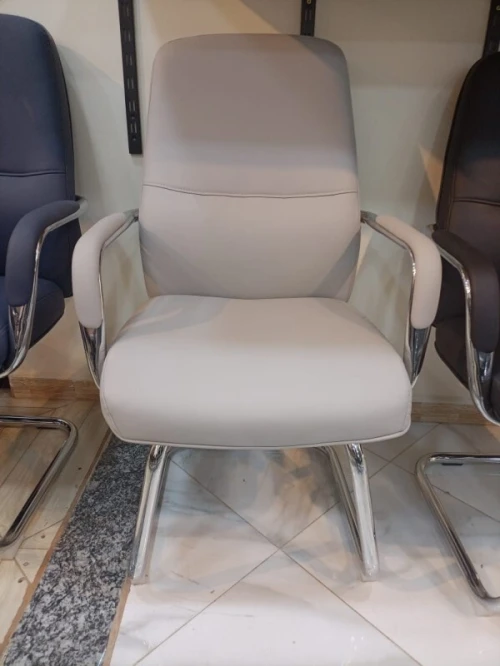 LES CHAISES