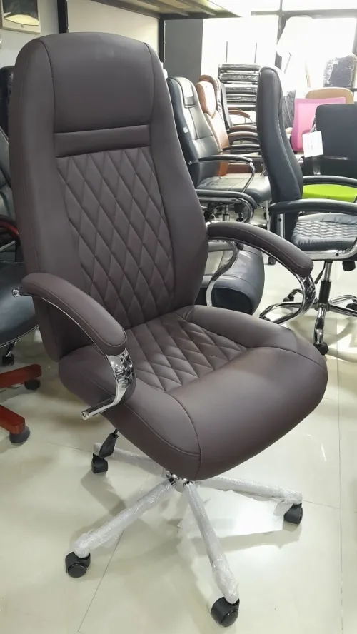 LES CHAISES