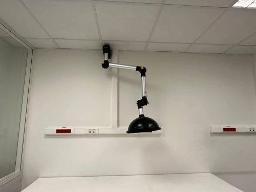 Bras d'aspiration articulés en aluminium anodisé avec capot rond