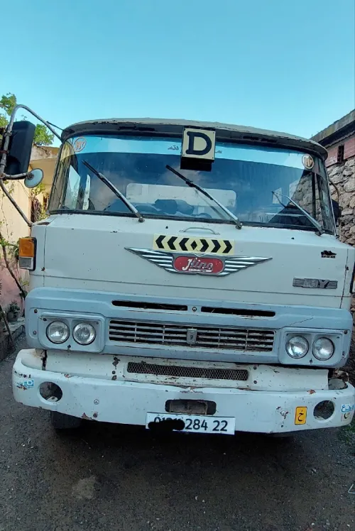 Hino Benne 1984