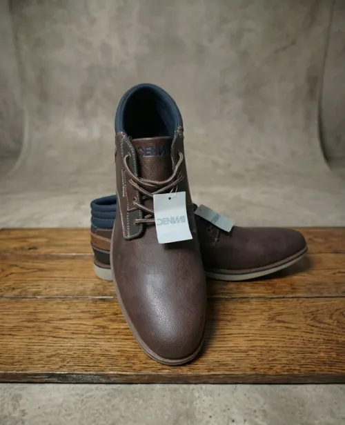 حذاء من العلامة الاوروبيه  Denim side  اصحاب المقاس 46