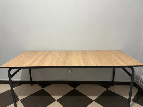 Vente bureau grande table en très bon état Style moderne