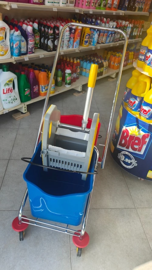 Chariot nettoyage