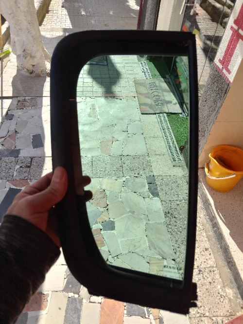 Lunettes arrière Renault Clio III arrière droite