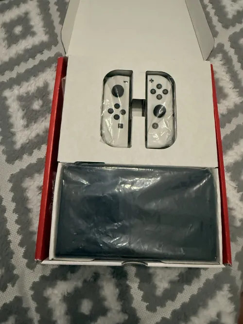 Nintendo Switch Oled + protection écran