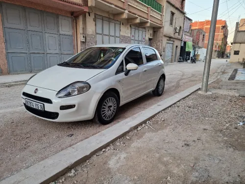 Fiat Punto 2015 Grand punto