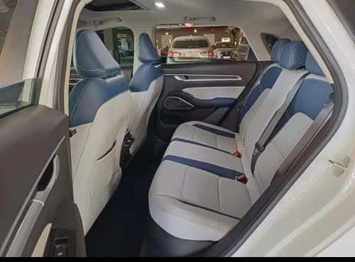 Geely Emgrand 2025 