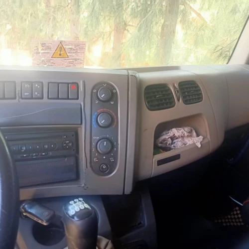 Camion Renault 220 2010