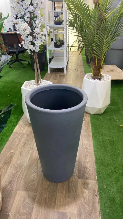 Aménagement floral de terasses avec des pots et plantes d'intérieur et extérieure 0559360090 
