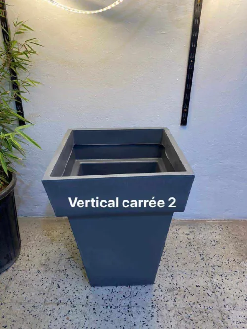 Aménagement floral de terasses avec des pots et plantes d'intérieur et extérieure 0559360090 