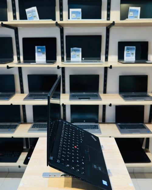 LENOVO ThinkPad T490s    I5-8265U  16/512  BIOS verrouillé