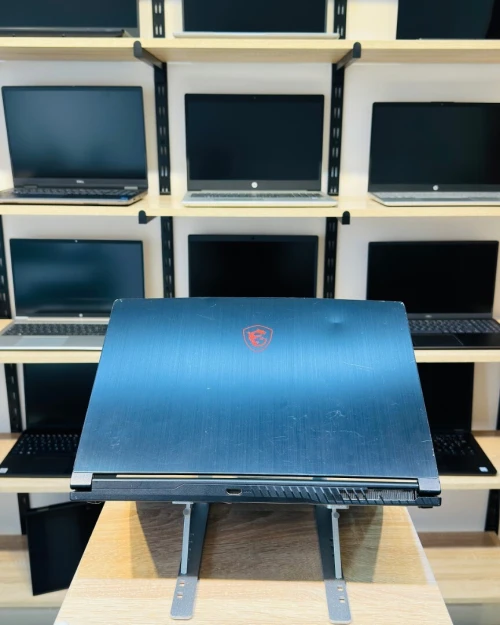 [VENDU] MSI Thin GF63 MS-16R4 I7-10750H 16/256/1T GTX 1650 Ti Max-q