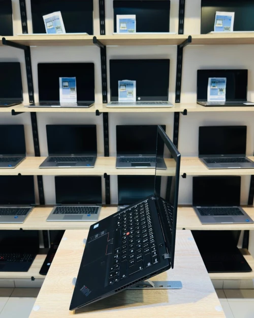 LENOVO ThinkPad T490s    I5-8265U  16/512  BIOS verrouillé