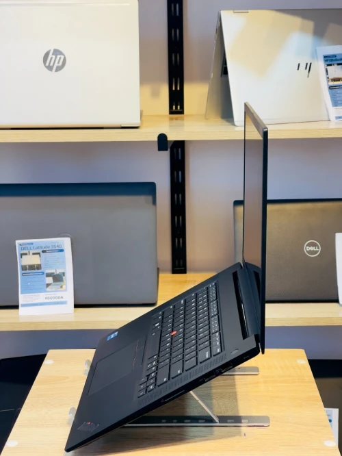 [VENDU] Lenovo ThinkPad P1 Gen 6   I7-13700H  32/1T  RTX A2000