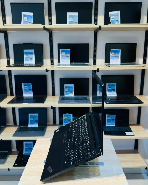LENOVO ThinkPad E15 Gen1     i7-10510U  16/256 [BIOS verrouillé]