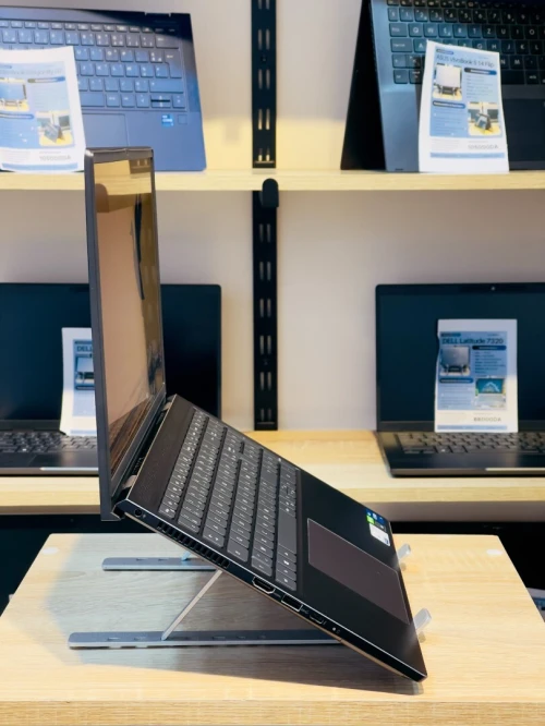 [VENDU] DELL Vostro P106F002 I7-11800H 16/512 RTX 3050 Studio