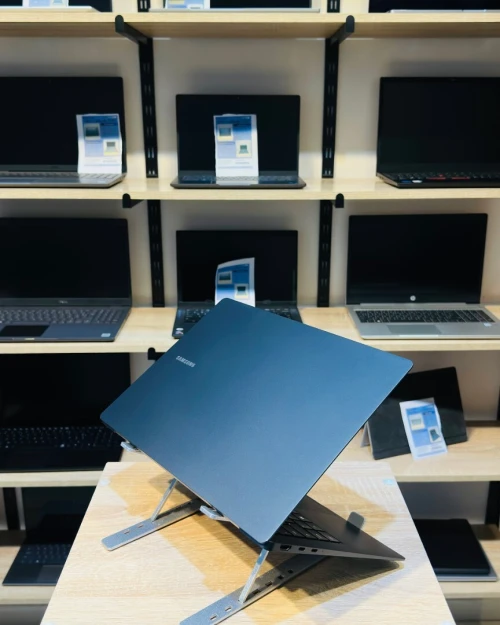 [VENDU] SAMSUNG Galaxy Book 3 Pro 940XFG   i5-1340P 8/256  3K Dynamic AMOLED 2X 120Hz