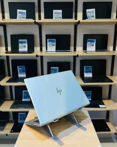 HP EliteBook 830 G6    i5-8365U   16/256