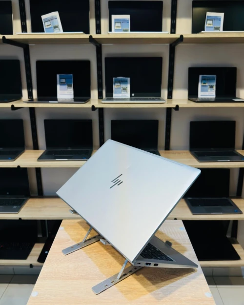 HP EliteBook 650 G10     i5-1345U  16/256