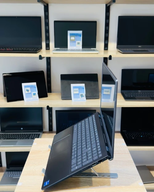 DELL Vostro 5502   i5-1135G7  8/256