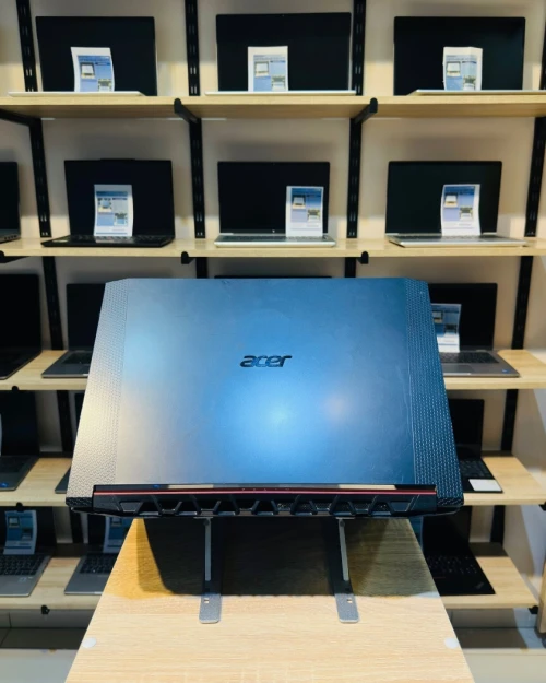 ACER Nitro 5 AN517-51     i5-9300H  16/256  GTX 1050 3GB