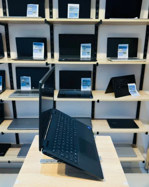 DELL Latitude 3520    i5-1145G7 24/512