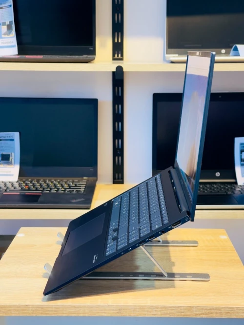 [VENDU] ASUS ZenBook 15 UM3504DA R7-7735U 16/512 120hz oled