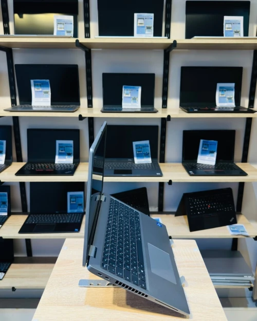 DELL Latitude 5520   I5-1145G7   16/512