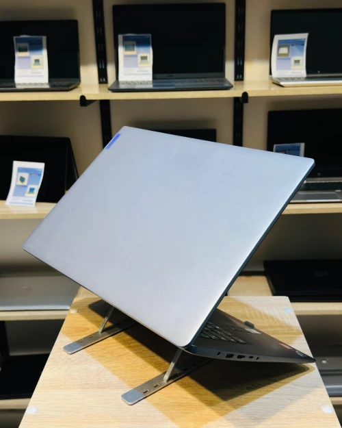 [VENDU] LENOVO IdeaPad 3 17ALC6  R5-5500U 8/256