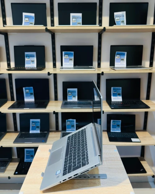HP EliteBook 830 G6    i5-8365U   16/256