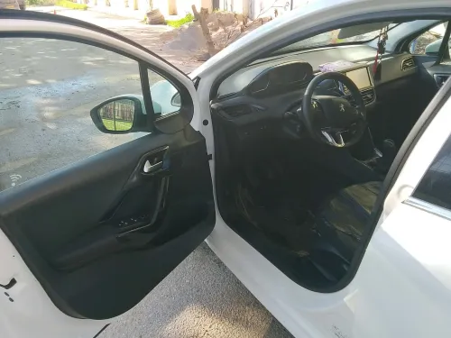 Peugeot 208 2014 Allure
