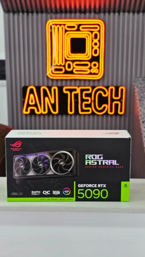 ASUS ROG ASTRAL GEFORCE RTX 5090 OC - 32GO GDDR7 8K - DLSS 4 - FRAME GENERATION IA - RGB - BLACK