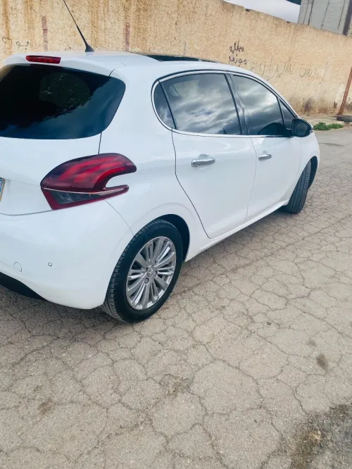 Peugeot 208 2018 Allure Facelift