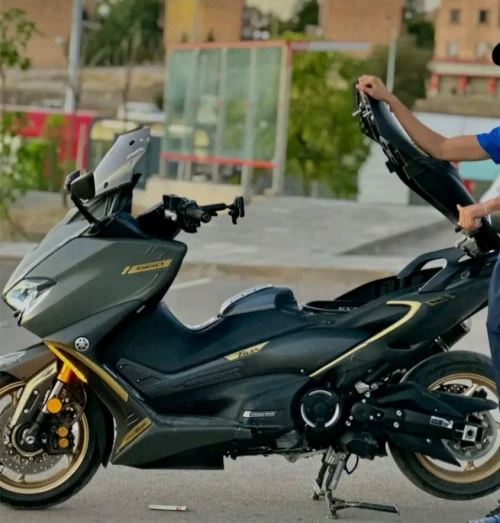 Yamaha Tmax 2021