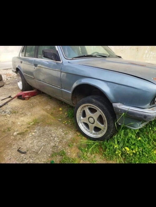 BMW E30 1986 