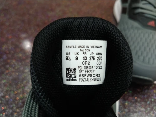 vente basquettes Adidas Vietnam