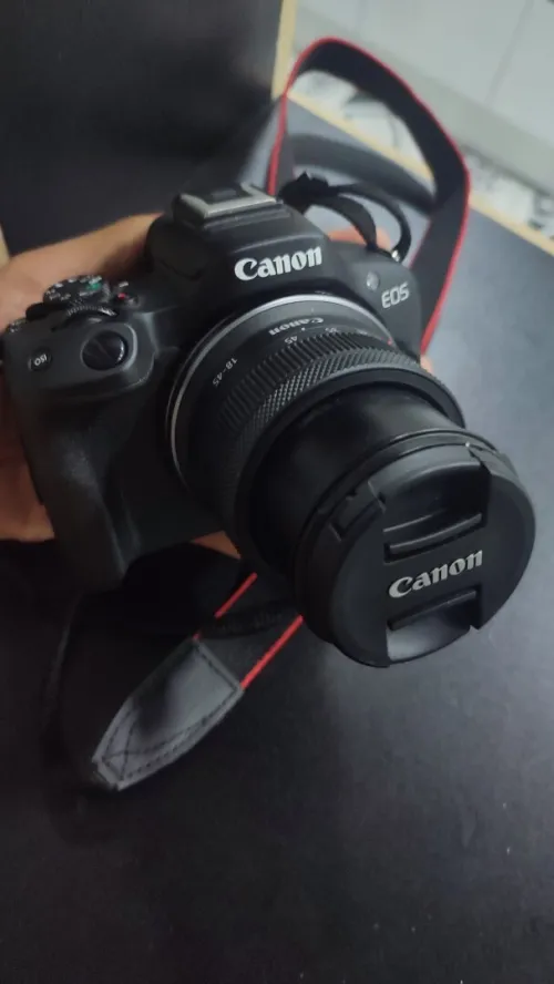 Canon R50 