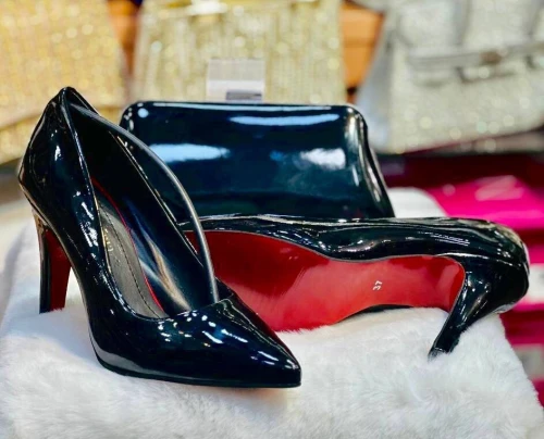 Escarpin semelle rouge