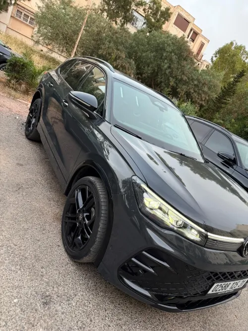 Volkswagen Tiguan 2025 R line
