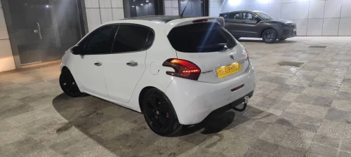 Peugeot 208 2014 208