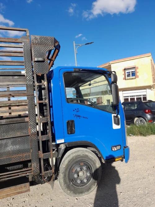 Isuzu Isuzu 2016