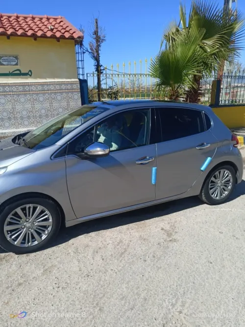 Peugeot 208 2019 Allure Facelift