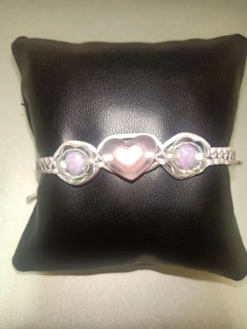 Bracelets / أساور