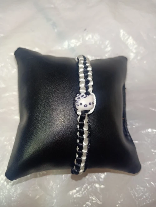 Bracelets / أساور