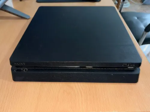 PS4 slime + 4 jeux originaux