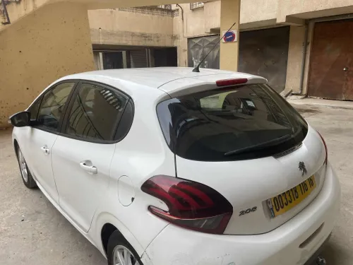 Peugeot 208 2016 