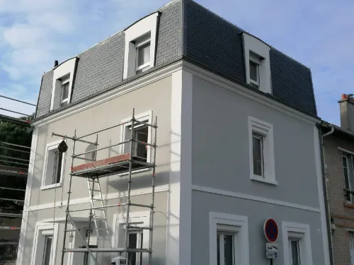 Construction maison bois .Charpente bois et couverture toiture 
