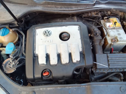 Golf  R32 Golf 5 2007 Sbigha fuha les Rétouche khefaf 3la bara Mafuhach dareb khechine